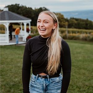 Meet your Posher, Emilee